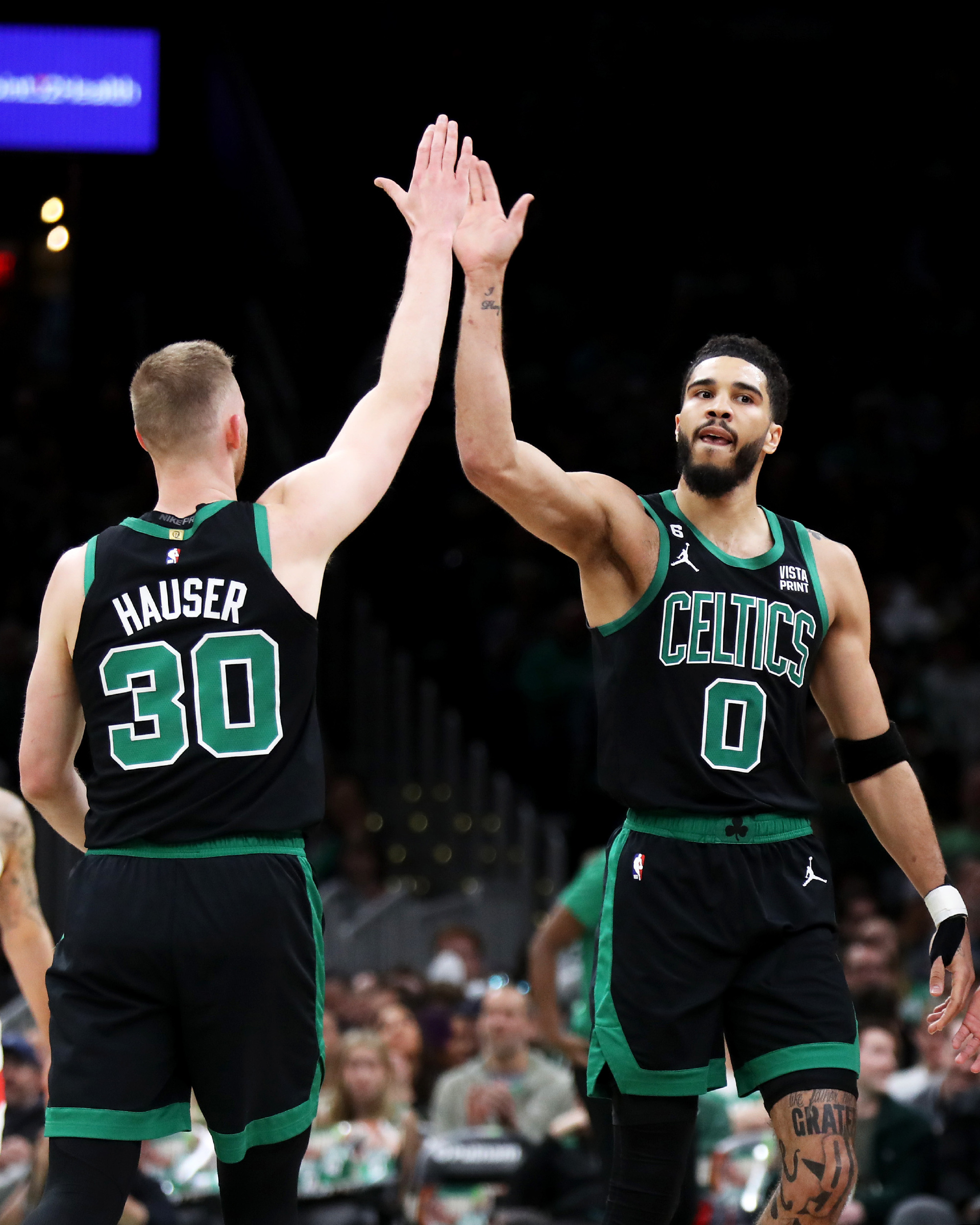 棋牌游戏-从里程碑夜广东宏远造点机会到转折点波士顿凯尔特人再遭质疑，风云突变奥兰多魔术关键时刻豪取连胜的简单介绍