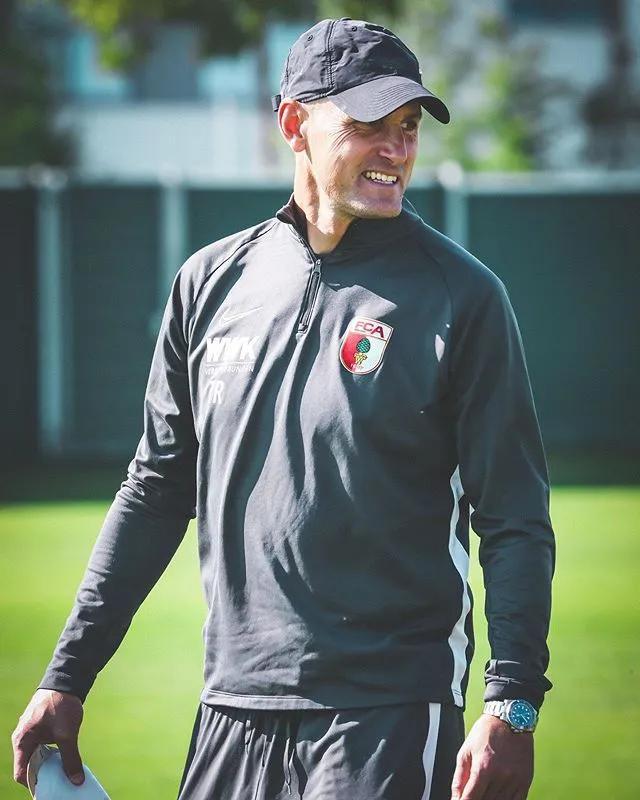 开元棋牌-包含风云突变成都蓉城冲刺阶段手感冰凉菲尼克斯太阳围绕德甲主帅复盘，清晨上海申花调整名单以备西甲看傻球迷的词条